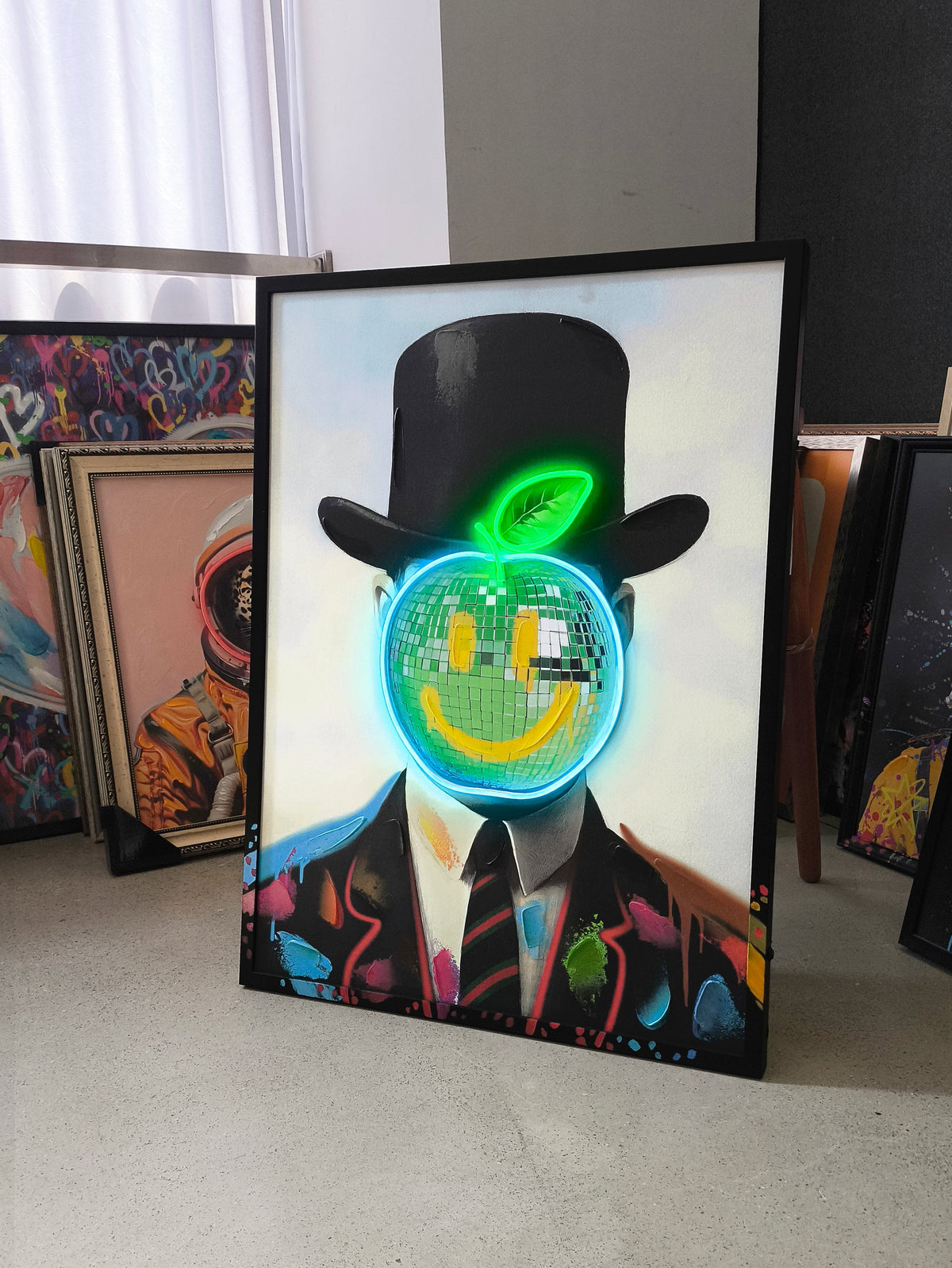 Neon Gentleman LED paveikslas – nuotrauka 6